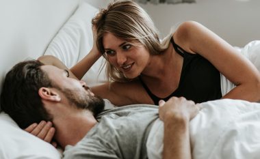 Këshilla të nxehta paraloje për fillestarët e seksit anal