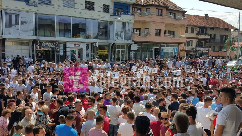 Protesta kundër vrasjes së Almirit 4-vjeçar (Foto/Video Live)