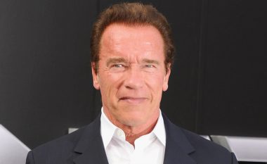 ‘Selfie’ i Schwarzeneggerit është bërë hit, por shikoni me kë pozoi (Foto)