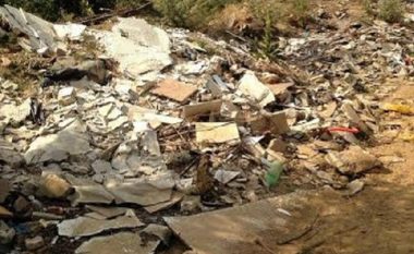 Mbeturinat në fshatin Dëbërcë, sqarohet Komuna e Zhelinës