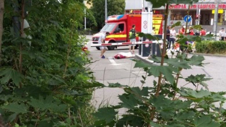 Një i vdekur dhe dhjetë të plagosur nga të shtënat në Munih (Foto/Video)