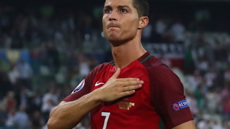 Trajneri i Portugalisë lavdëron Ronaldon dhe Pepen