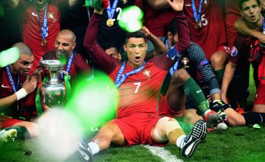 ​Ronaldo ndihmon financiarisht Madeiran, pas zjarrit që e përfshiu atë