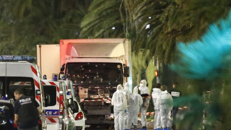 Sulmi terrorist në Nice të Francës, rindërtohet skena e tragjedisë (Video)