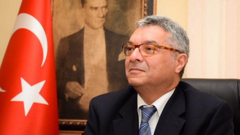 Ambasadori turk në Tiranë: Gjarpri shfaqet përsëri po nuk ia shtype kokën