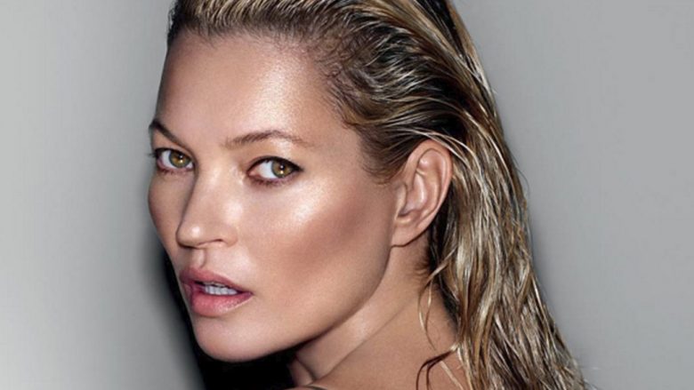 Kate Moss “topless” në Capri (Foto)