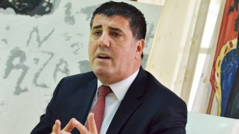 Lutfi Haziri godet këshilltarin e kryeministrit Mustafa: Punoni e mos u fotografoni