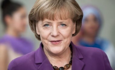 Qeveria gjermane rrit pagat, nuk do të besoni sa paguhet Angela Merkel