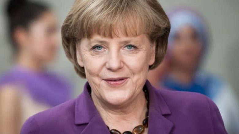 Qeveria gjermane rrit pagat, nuk do të besoni sa paguhet Angela Merkel