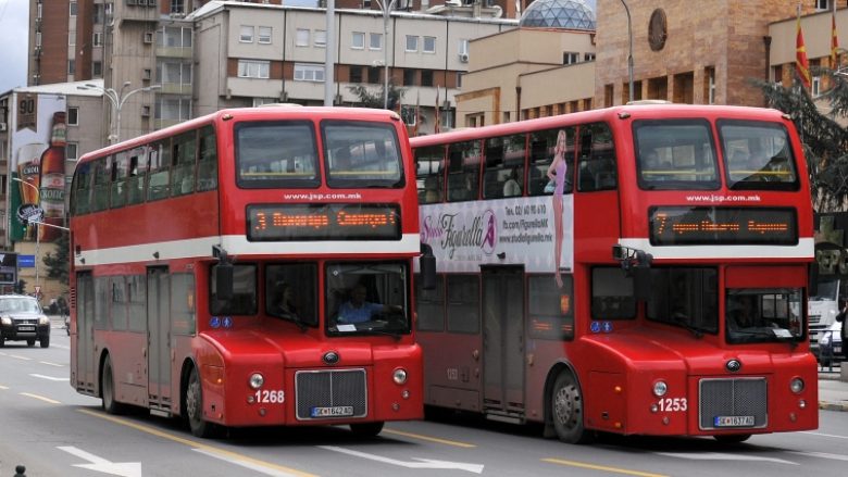Rrahje në autobusët e Shkupit, arrestohen disa persona