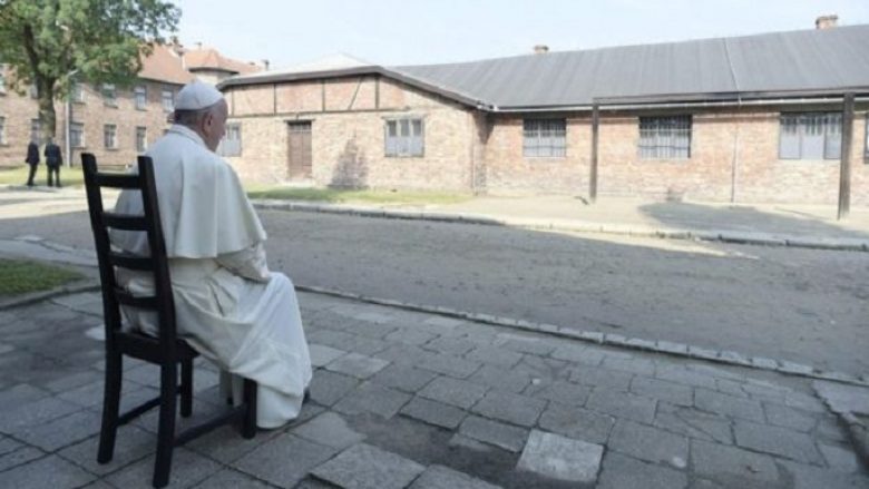 Papa Francesku në Aushvic: Zot, ki mëshirë për popullin tënd, fale për kaq shumë mizori