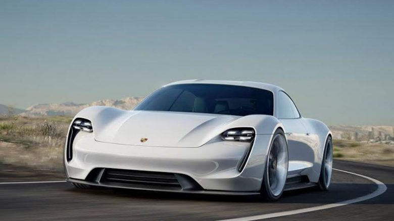 Porsche publikon konceptin e modelit elektrik: 483 kilometra me një mbushje (Foto)