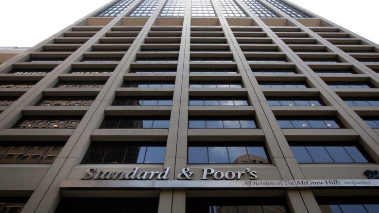 Standard & Poor’s ndryshon nivelin kreditor të BE-së