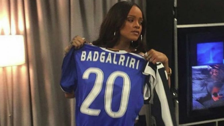 Futbollisti italian me dhuratë për Rihannan (Foto)