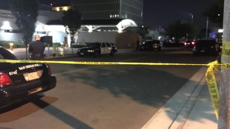 Bllokohet qyteti i San Diegos në SHBA, qëllohen dy policë