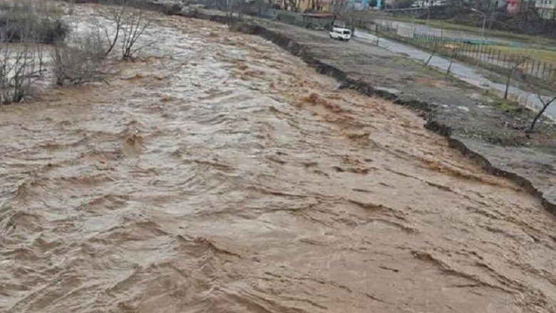 Uji në Tetovë dhjetëfish më i turbullt nga e lejuara