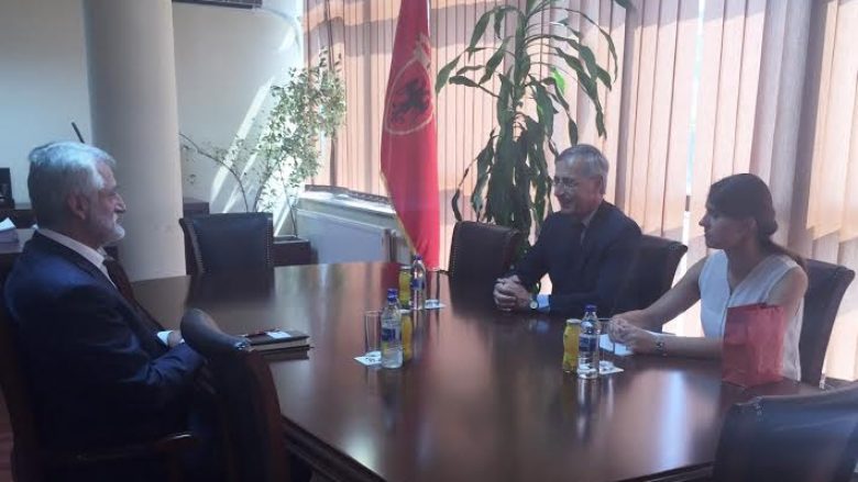 Thaçi flet për qëndrimet e PDSH-së në takimin përshëndetës me ambasadorin Bellelli