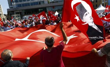 Autoritetet turke lëshojnë urdhëresë për arrestimin e 42 gazetarëve
