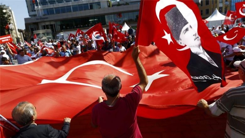 Turqi, shkarkohen nga Ministria e Jashtme 88 punonjës