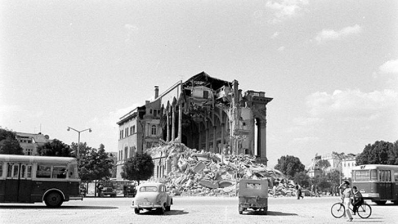 Shikoni si e përkujtoi Shkupi tërmetin (Video)