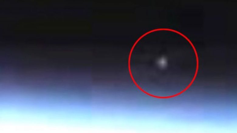 UFO futet në atmosferë, NASA ndërpret transmetimin live (Video)