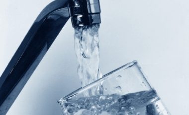 Vazhdojnë dyshimet për cilësinë e ujit në qytetin e Tetovës (Video)