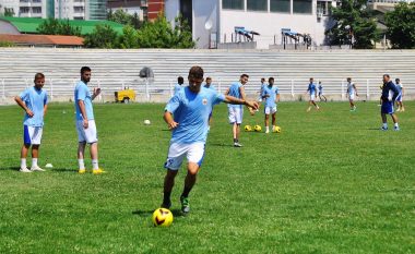 Granit Xhaka stërvit me FC Prishtinën (Foto)