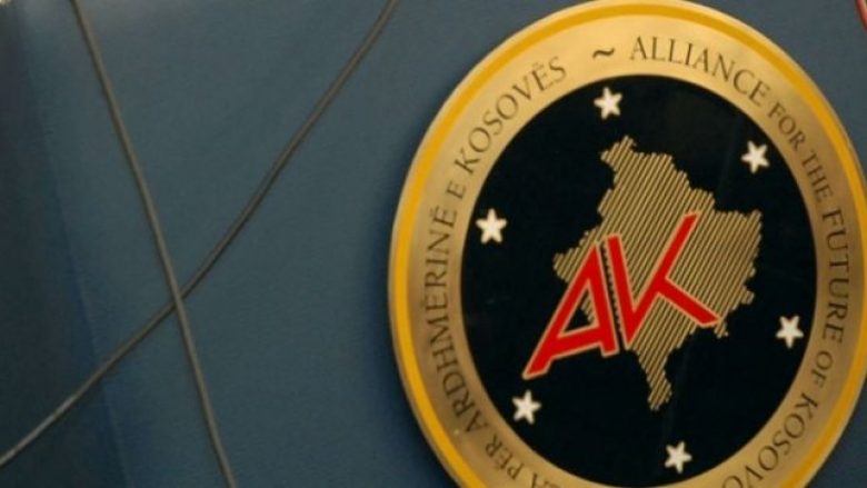 Grupi Parlamentar i AAK-së: Nuk ruhen raportet me askënd duke e dëmtuar Kosovën