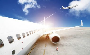 Mashtroi me biletat e aeroplanit, paditet penalisht 29 vjeçarja nga Prilepi