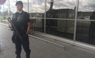 Aeroporti i Prishtinës shton masat e sigurisë pas puçit në Turqi (Foto)