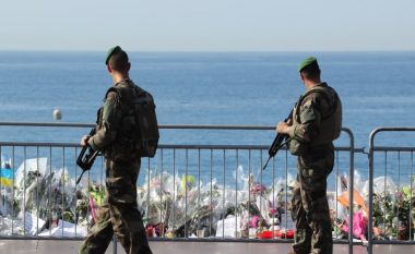 Bashkëpunëtorët e sulmuesit në Nicë akuzohen për terrorizëm, përfshirë dy shqiptarë