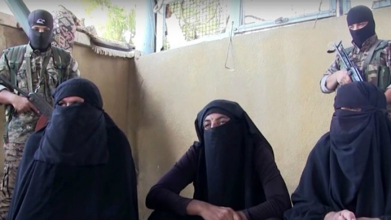 “Trimat e mëdhenj”: Luftëtarët e ISIS-it ikin të veshur si gra