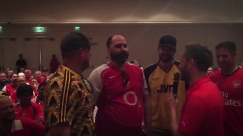 Tifozët e Arsenalit i kushtojnë këngë Xhakës (Video)