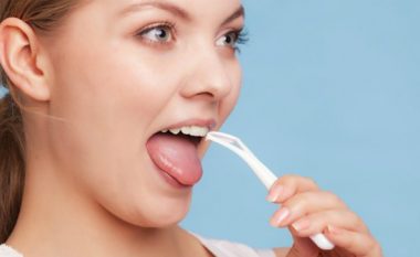 Zbuloni çka na flet gjendja dhe ndryshimet e dhëmbëve e të gavrës së gojës