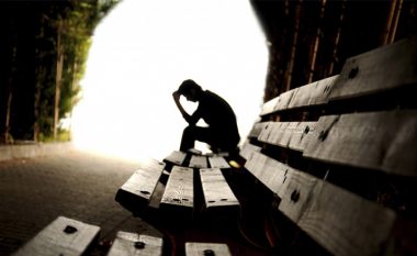 Depresioni i fshehur, ja se cilat janë zakonet e personave që e vuajnë