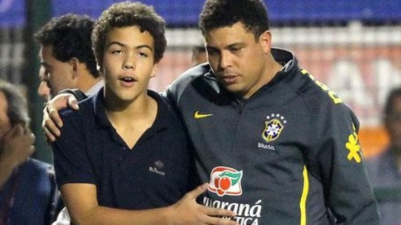 Djali 14 vjeçar i Ronaldos kapet në flagrancë me mësuesen 27 vjeçare (Foto+16)