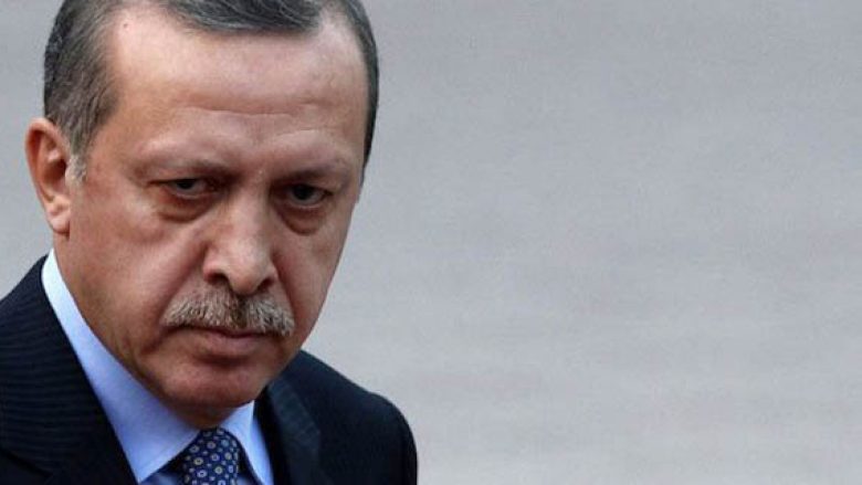 “Erdogani po synon t’i shtrijë interesat e veta në Kosovë përmes xhamive”