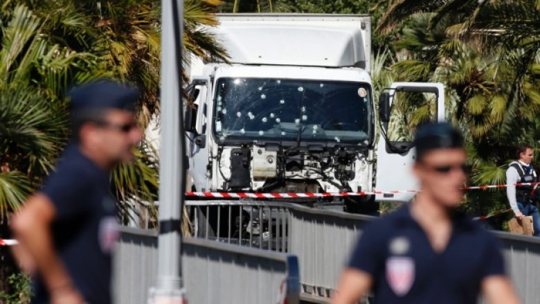 Masakra në Francë: Fjalët tronditëse të 11-vjeçarit, pas goditjes nga kamioni
