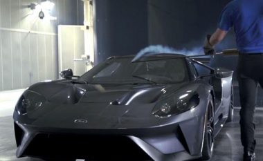 Shikojeni Fordin GT, duke u testuar nëpër ‘tunelin e ajrit’ (Video)