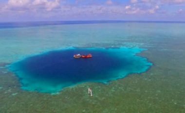 Zbulohet gropa më e thellë nënujore në botë, për të cilën askush nuk e di çfarë fshihet brenda saj (Foto/Video)