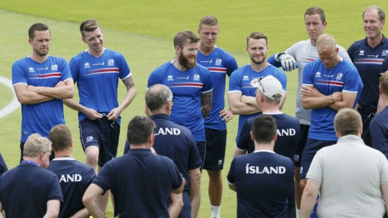 Leicesteri këshillon Islandën si të vazhdojë me befasi