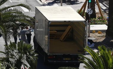 Fqinjët rrëfejnë detaje për terroristin e sulmit në Nice të Francës