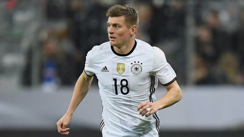 Kroos lavdëron paraqitjen e kombëtares gjermane