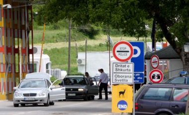 Në kufijtë e Maqedonisë pritet nga 30 minuta për shkak rritjes së qarkullimit të qytetarëve