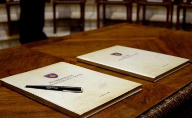 Çfarë parasheh Kushtetuta e Kosovës në rastin kur Presidenti i vendit jep dorëheqje?