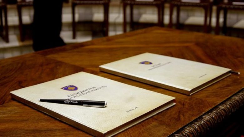 Çfarë parasheh Kushtetuta e Kosovës në rastin kur Presidenti i vendit jep dorëheqje?