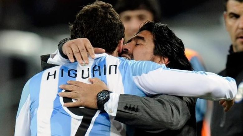 Maradona: Nuk e kuptoj Higuainin!