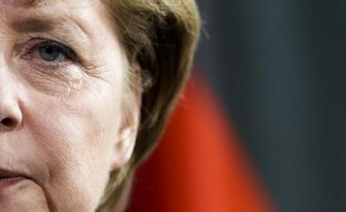 Merkel: Me refugjatët në Evropë vijnë edhe terroristët