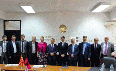 Ministri i arsimit Lutfiu sot ka pritur delegacionin e Universitetit të Tiranës