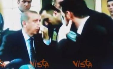 Momenti kur Erdogan merr vesh për të rejat e fundit për grushtetin! (Video)